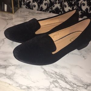 Women’s flats